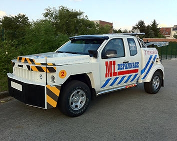 Tow truck 4x4 with swan neck spec-lift